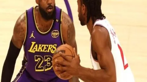 “忠诚坚守：萨拉赫深情述说利物浦情缘，沙特邀约真相待揭”